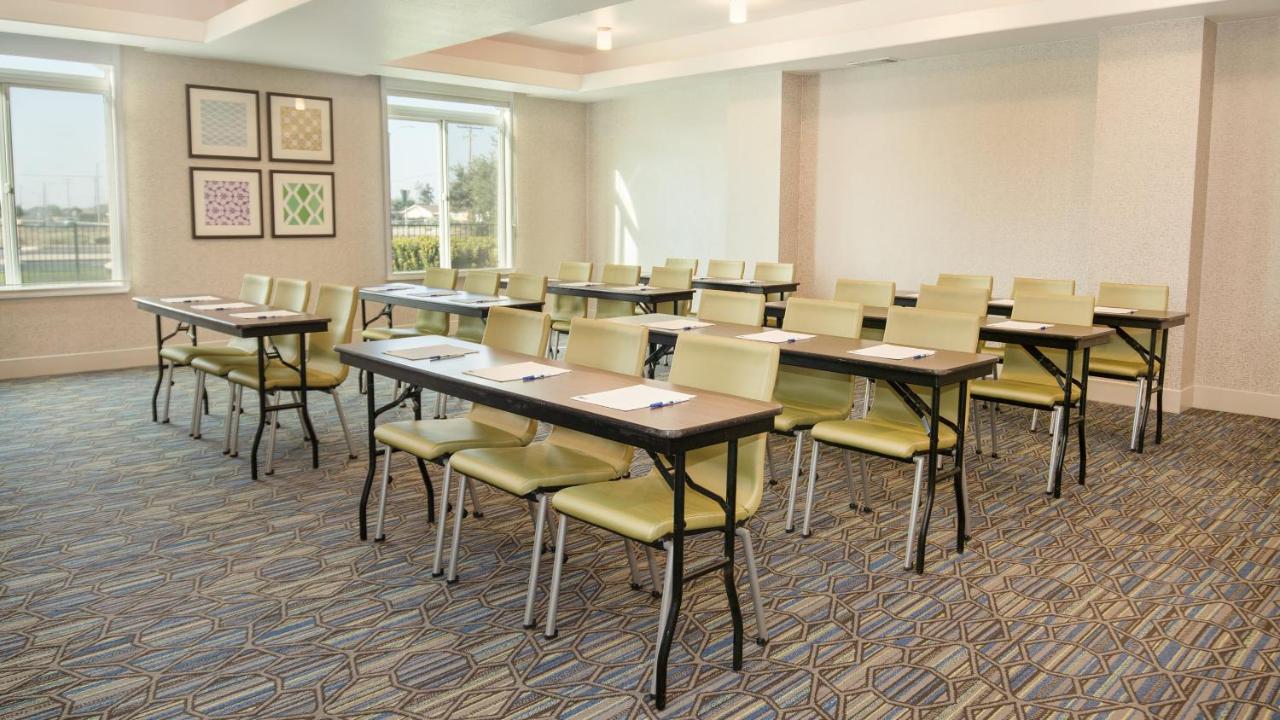 Holiday Inn Express Porterville, An Ihg Hotel מראה חיצוני תמונה